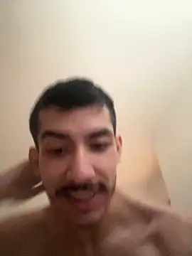Snapshot of vinihfeh chatting on 05-22-26, 05:29 vinihfeh online show from 05-22-26, 05:29