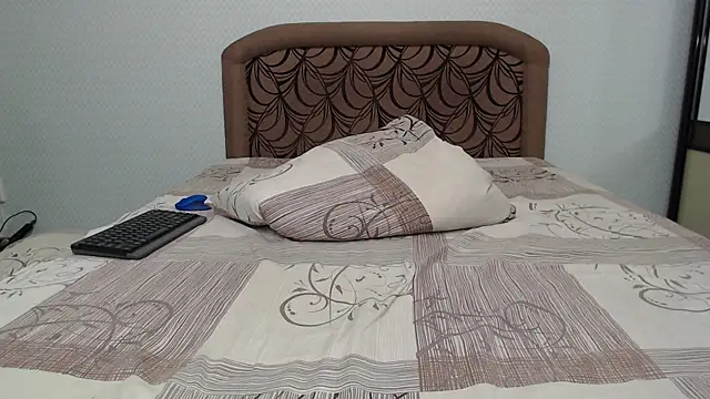 Snapshot of _Sweet_Dream_ chatting on 02-04-25, 02:53 Sweet Dream online show from 02-04-25, 02:53