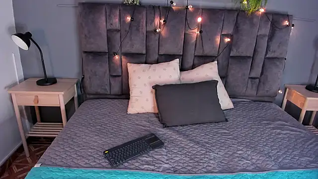 AmberStonne   online show from 03-11-26, 07:31