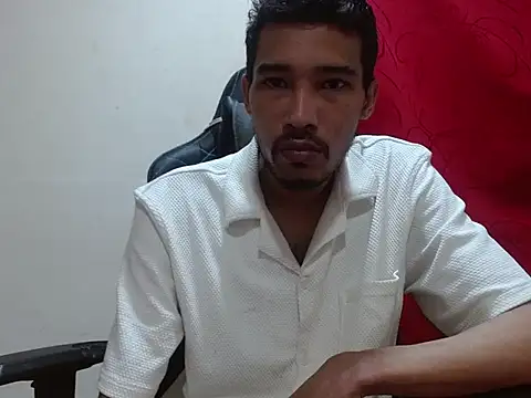 Snapshot of Calientes96 chatting on 02-13-26, 11:12 Calientes96 online show from 02-13-26, 11:12