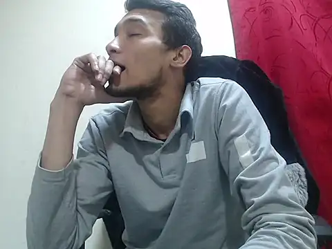 Snapshot of Calientes96 chatting on 02-17-26, 04:09 Calientes96 online show from 02-17-26, 04:09