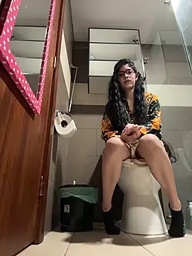 Snapshot of dani_bela chatting on 03-10-26, 02:27 dani bela online show from 03-10-26, 02:27