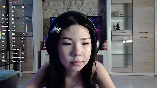 AprilOnilll online show from 02-25-26, 11:53