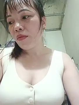 Snapshot of Sana-vn chatting on 06-16-26, 08:39 Sana-vn online show from 06-16-26, 08:39