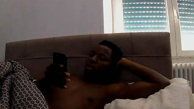 Snapshot of Bigchocco chatting on 05-16-26, 11:42 Bigchocco online show from 05-16-26, 11:42