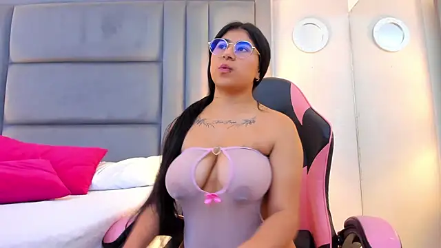 ScarletJons online show from 07-19-26, 01:37