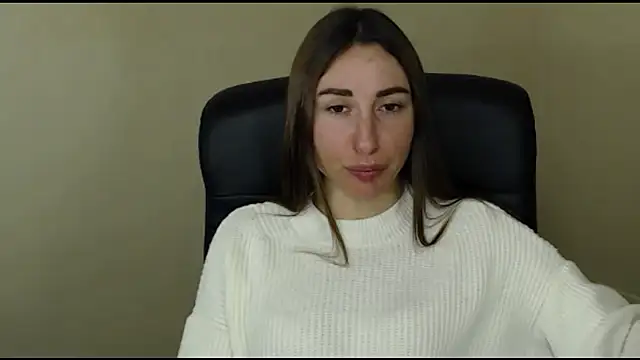 Snapshot of cammila_horn chatting on 02-21-26, 06:42 cammila horn online show from 02-21-26, 06:42