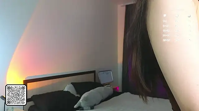 Snapshot of miaumiau_Mia chatting on 02-15-26, 08:16 miaumiau Mia online show from 02-15-26, 08:16