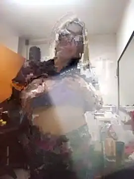 Snapshot of gisequeen chatting on 01-08-26, 08:33 gisequeen online show from 01-08-26, 08:33