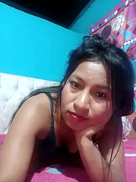 Snapshot of Saraa_xx chatting on 02-14-26, 02:52 Saraa xx online show from 02-14-26, 02:52