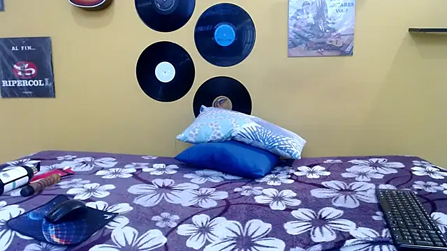 marcelasweet457 online show from 04-16-26, 01:23