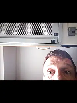 Snapshot of Erz84 chatting on 12-05-25, 10:57 Erz84 online show from 12-05-25, 10:57