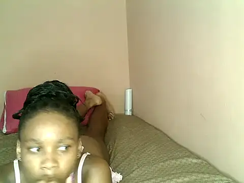 Snapshot of Cutenique chatting on 01-07-26, 02:30 Cutenique online show from 01-07-26, 02:30