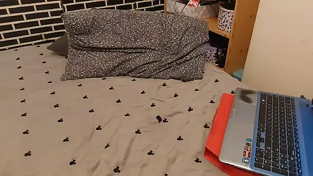 Spatgirl online show from 02-18-26, 02:24