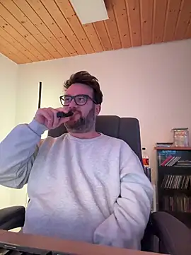 Snapshot of Dominic2295 chatting on 02-07-26, 02:32 Dominic2295 online show from 02-07-26, 02:32