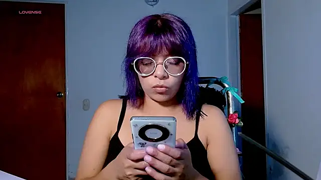 Snapshot of Princess_Venus chatting on 05-19-26, 05:25 Princess Venus online show from 05-19-26, 05:25