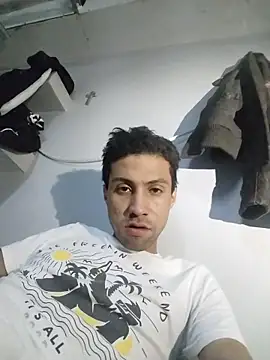 AlejandreBy online show from 04-11-26, 02:27