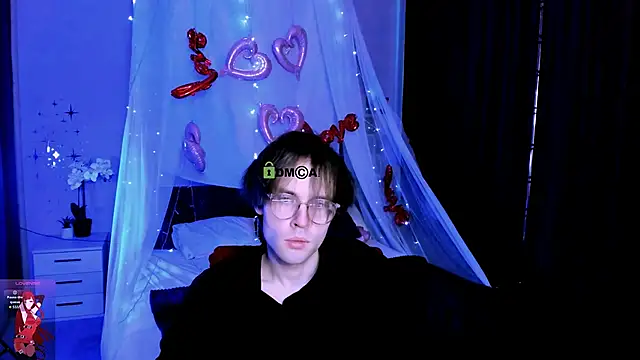 Snapshot of mister_alex_ chatting on 03-09-26, 07:40 mister alex online show from 03-09-26, 07:40