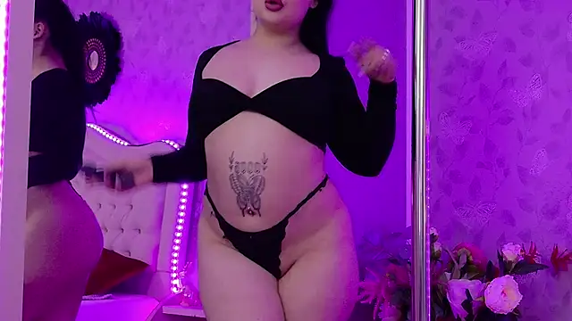 Snapshot of LunaXBabe chatting on 04-25-26, 01:41 LunaXBabe online show from 04-25-26, 01:41