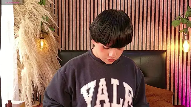 Hiddenhotcake online show from 04-20-26, 07:04