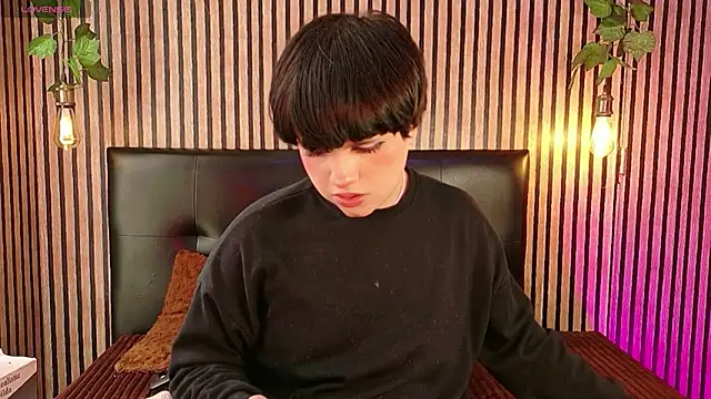 Snapshot of Hiddenhotcake chatting on 04-23-26, 07:05 Hiddenhotcake online show from 04-23-26, 07:05