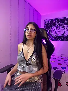 Snapshot of Natsrose chatting on 02-21-26, 01:23 Natsrose online show from 02-21-26, 01:23