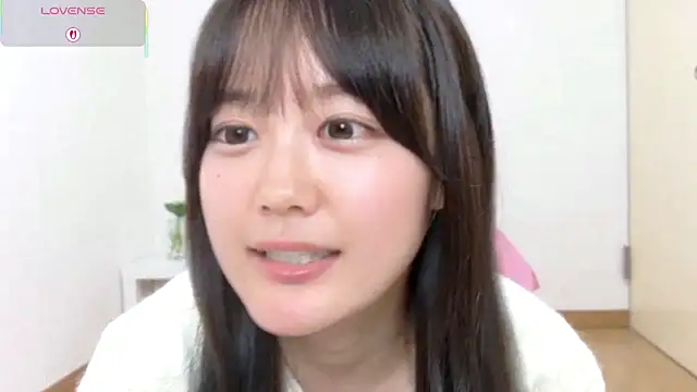 Snapshot of hani-chan chatting on 02-20-26, 12:27 hani-chan online show from 02-20-26, 12:27
