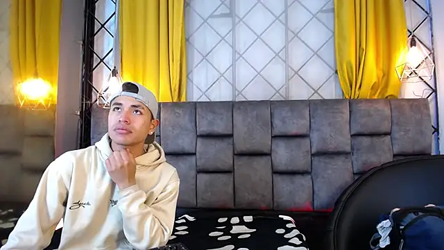 Snapshot of Maik_Russo chatting on 02-04-26, 11:16 Maik Russo online show from 02-04-26, 11:16