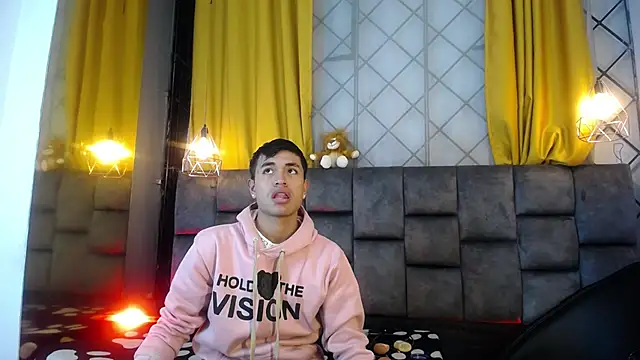 Snapshot of Maik_Russo chatting on 02-12-26, 10:54 Maik Russo online show from 02-12-26, 10:54