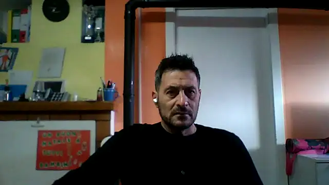 Snapshot of colosone chatting on 12-22-25, 08:00 colosone online show from 12-22-25, 08:00