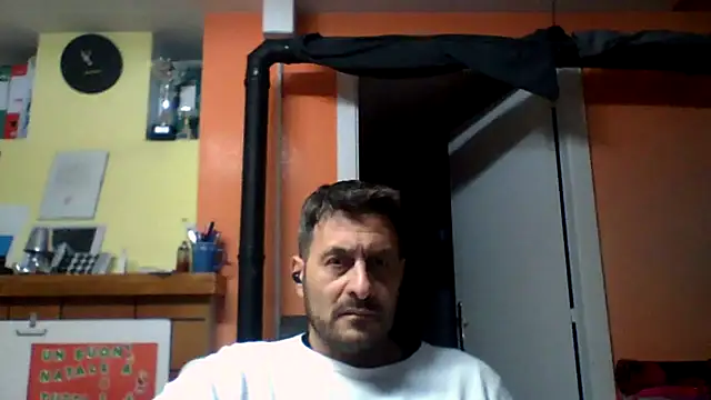 Snapshot of colosone chatting on 01-05-26, 11:08 colosone online show from 01-05-26, 11:08