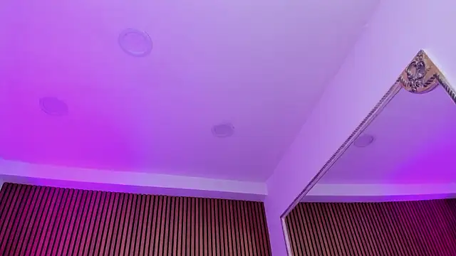 Violett hott  online show from 03-14-26, 12:54