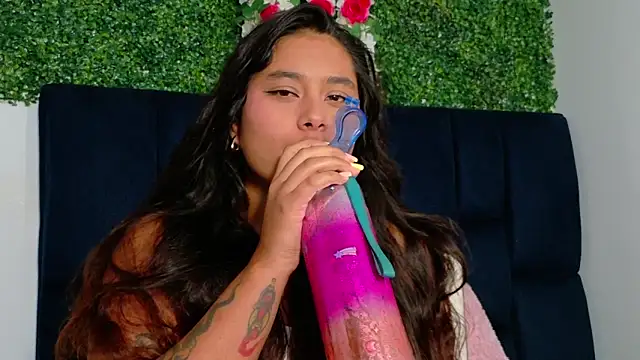 AnnaSmiles online show from 04-14-26, 09:43