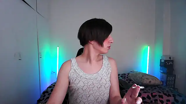 HoneyValentine online show from 04-16-26, 07:03