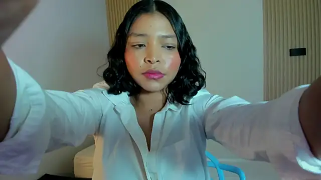 Snapshot of MorganRose4 chatting on 01-10-26, 04:14 MorganRose4 online show from 01-10-26, 04:14