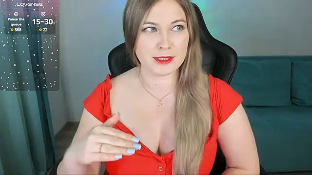 Snapshot of Shiver_me chatting on 12-14-24, 06:41 Shiver me online show from 12-14-24, 06:41