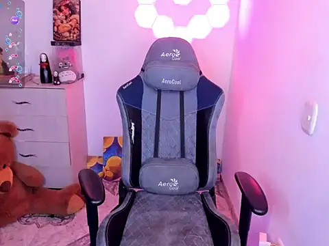 emillyaqua online show from 03-20-26, 10:14