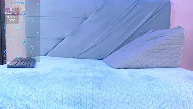 Snapshot of studentdeivy_ chatting on 02-20-26, 02:28 studentdeivy online show from 02-20-26, 02:28