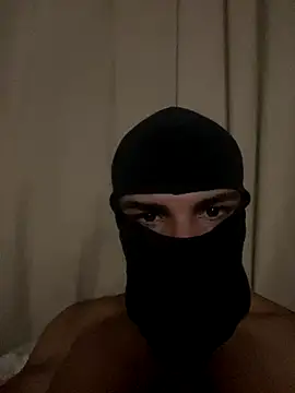 Snapshot of magneto01 chatting on 01-06-26, 04:27 magneto01 online show from 01-06-26, 04:27