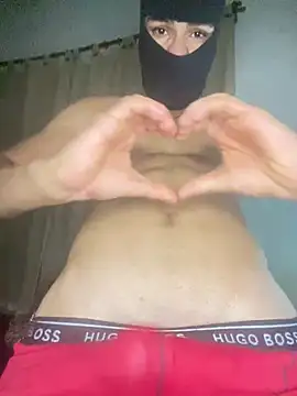 Snapshot of magneto01 chatting on 01-10-26, 03:52 magneto01 online show from 01-10-26, 03:52