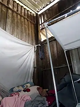 Snapshot of -Nicole-e chatting on 01-11-26, 12:48 -Nicole-e online show from 01-11-26, 12:48