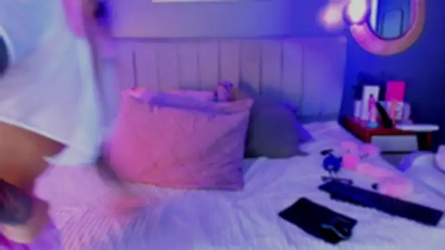 Snapshot of Nathalia_stone_ chatting on 06-24-26, 04:00 Nathalia stone online show from 06-24-26, 04:00