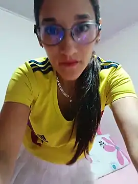 Snapshot of EcoDePiel chatting on 06-18-26, 05:51 EcoDePiel online show from 06-18-26, 05:51