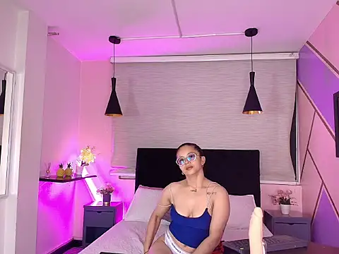 Snapshot of Coraliiine_ chatting on 03-20-26, 10:20 Coraliiine online show from 03-20-26, 10:20