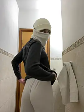 Snapshot of petiteyanel chatting on 01-10-26, 07:04 petiteyanel online show from 01-10-26, 07:04