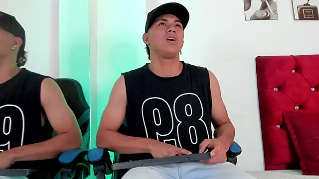 Liamsubtle01 online show from 04-10-26, 05:28