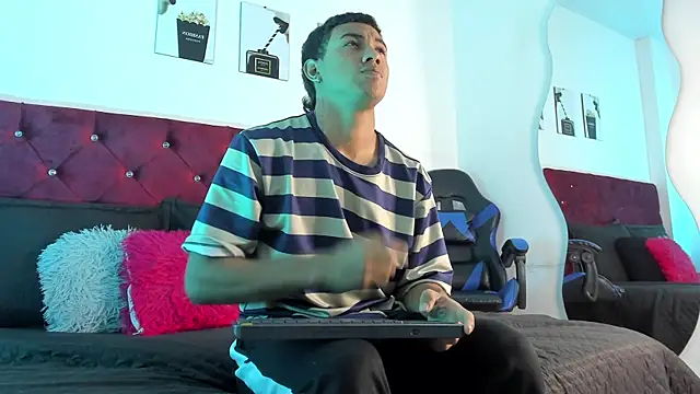 Liamsubtle01 online show from 05-14-26, 11:06