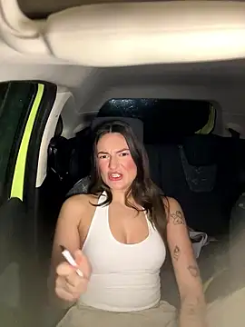 Snapshot of MiaLovesxx chatting on 01-11-26, 05:29 MiaLovesxx online show from 01-11-26, 05:29