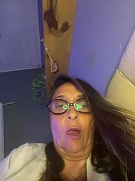 Snapshot of Annalua73 chatting on 01-09-26, 03:26 Annalua73 online show from 01-09-26, 03:26