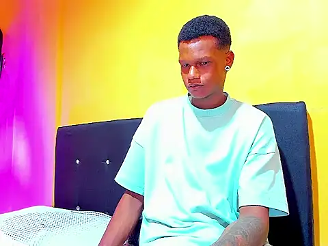 Snapshot of aunstin_mohamme chatting on 01-07-26, 08:00 aunstin mohamme online show from 01-07-26, 08:00